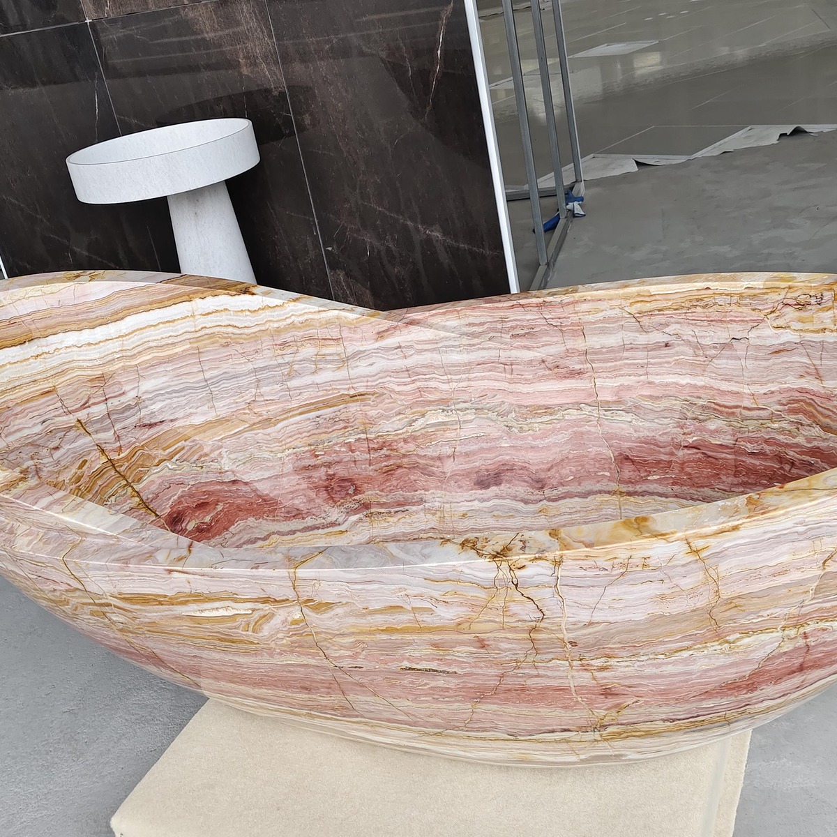 Fanxijin Marble Bathtub — product photograph